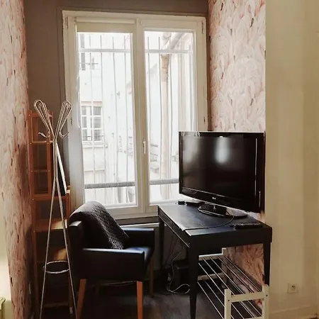 Cozy 2-pieces Au Coeur Du Haut-marais Apartment *